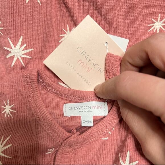 Grayson Mini Pink & White Button Down Onesie NWT SZ 0-3M - Picture 3 of 3